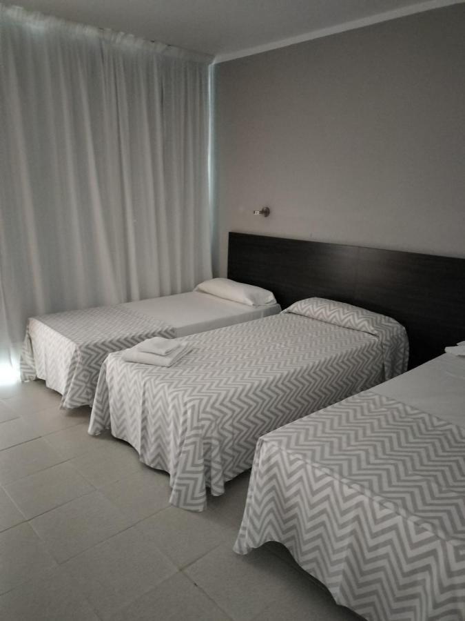Hostal Tahiti Rs Salou Esterno foto