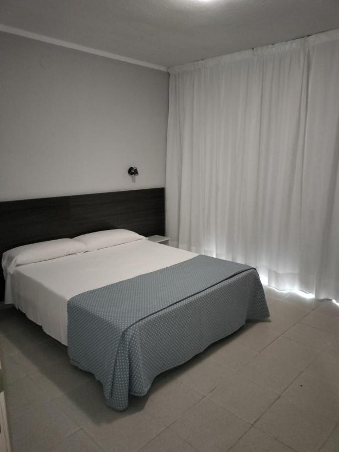 Hostal Tahiti Rs Salou Esterno foto