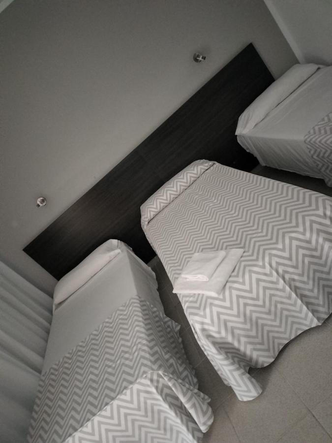 Hostal Tahiti Rs Salou Esterno foto