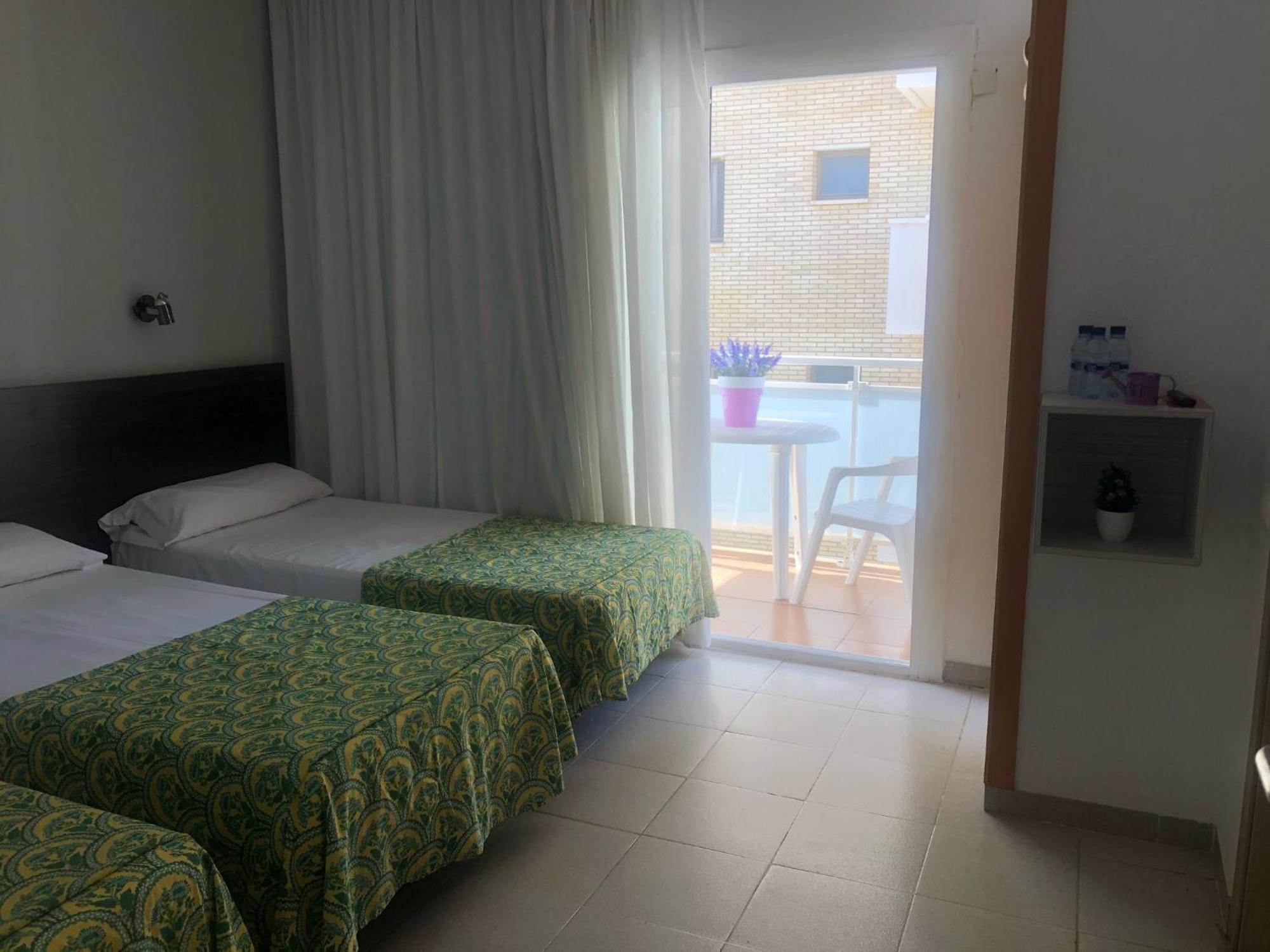Hostal Tahiti Rs Salou Esterno foto