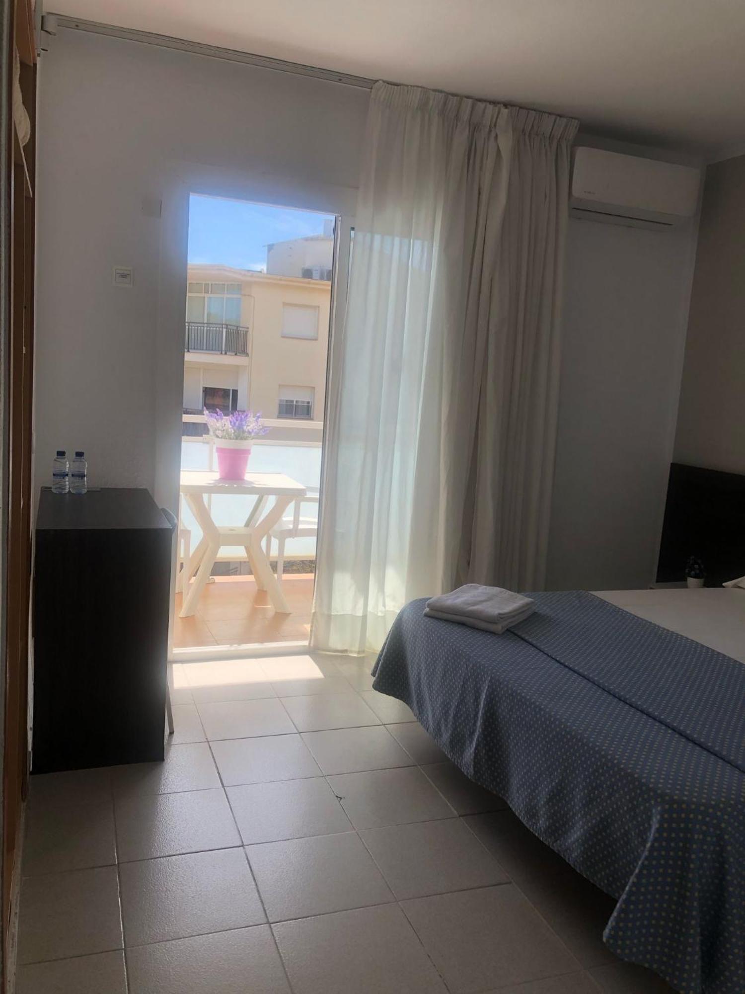 Hostal Tahiti Rs Salou Esterno foto