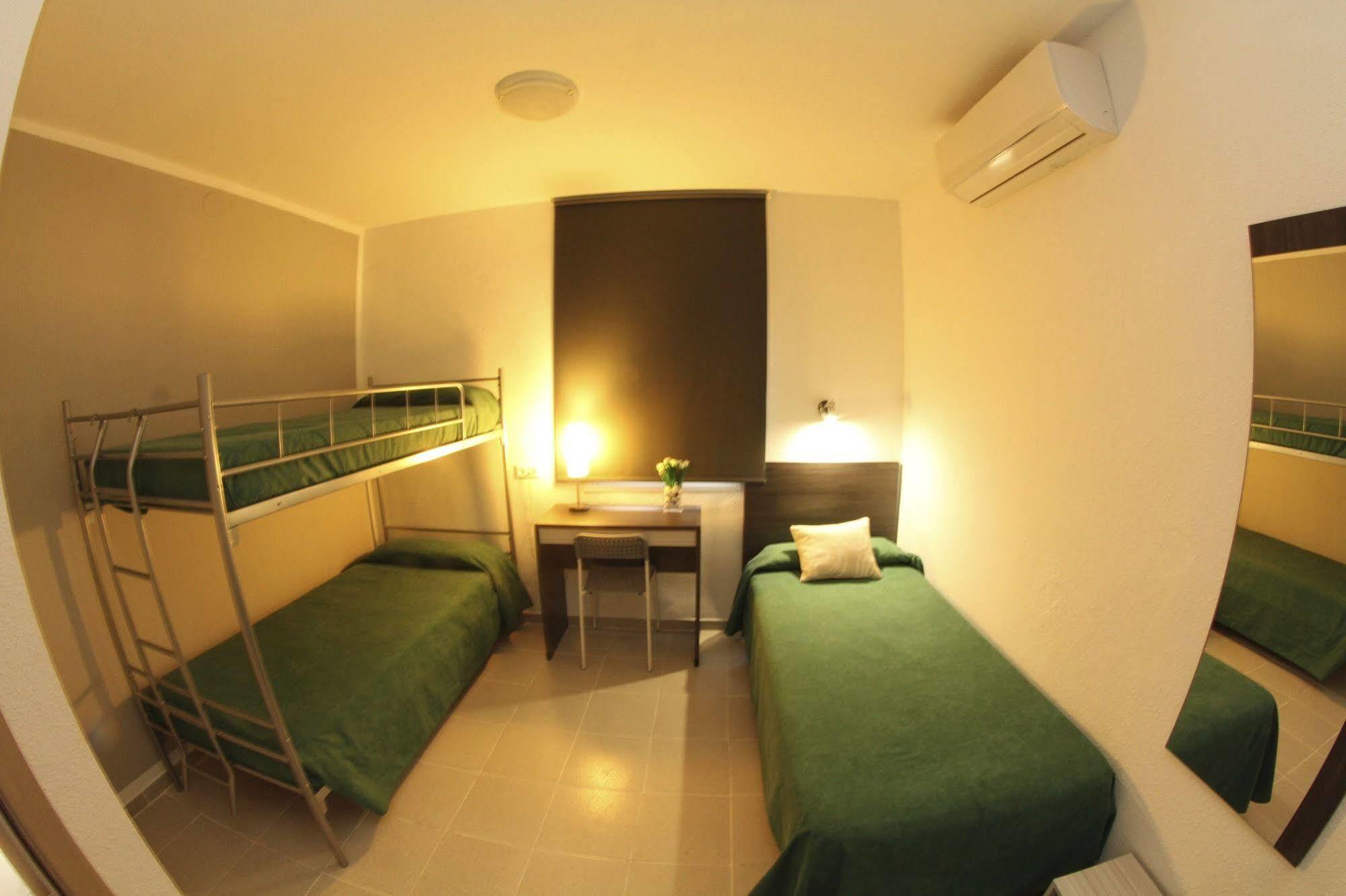 Hostal Tahiti Rs Salou Esterno foto