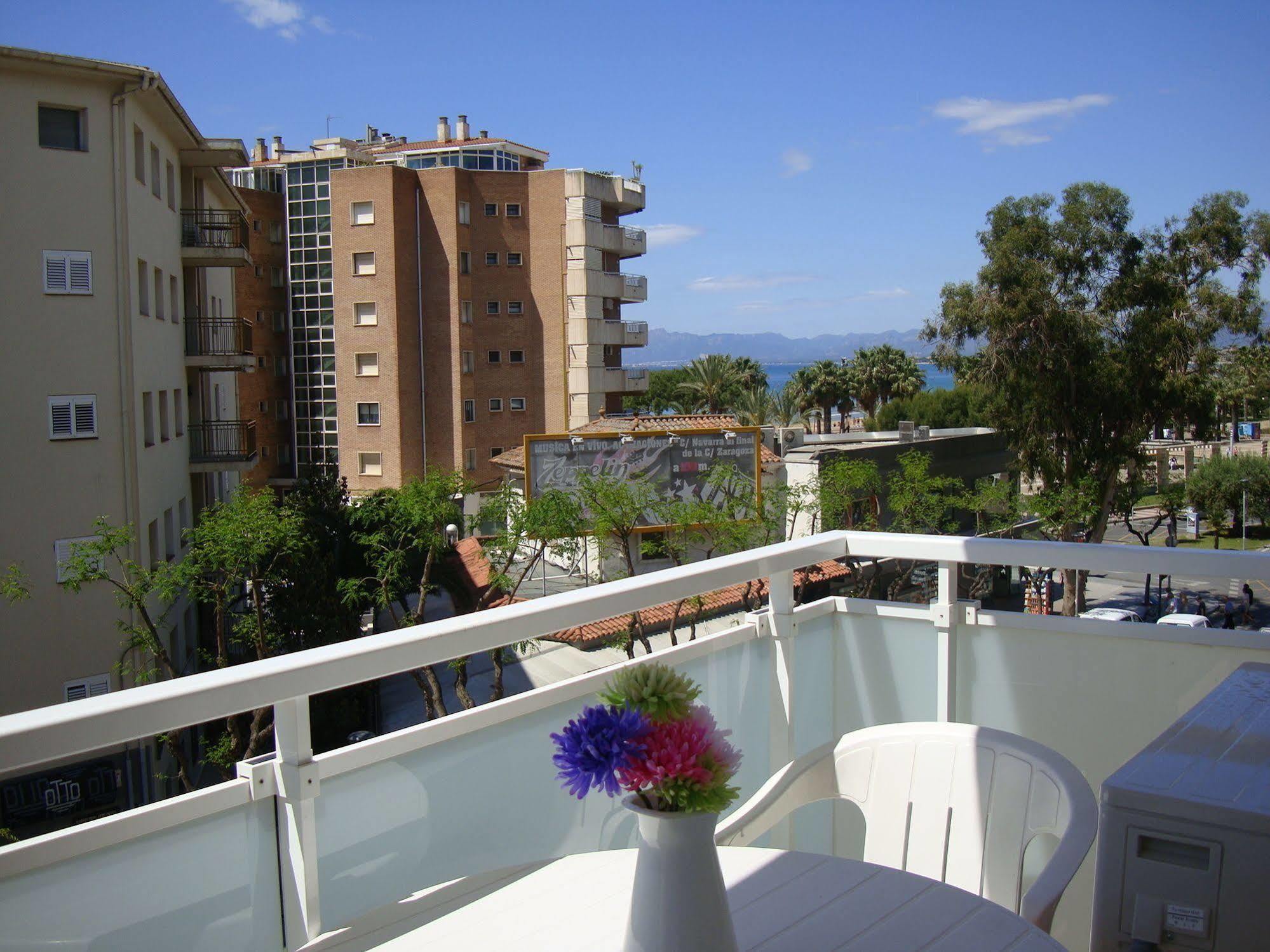 Hostal Tahiti Rs Salou Esterno foto