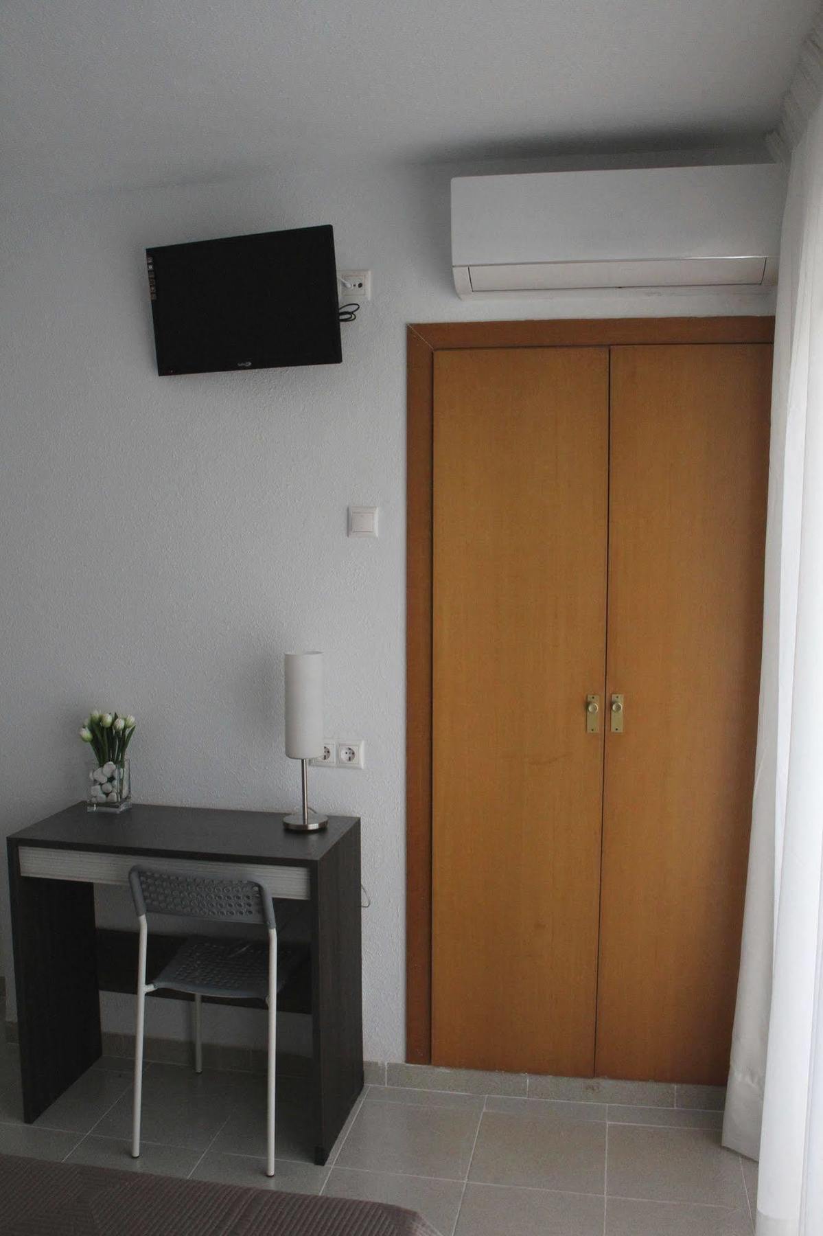 Hostal Tahiti Rs Salou Esterno foto
