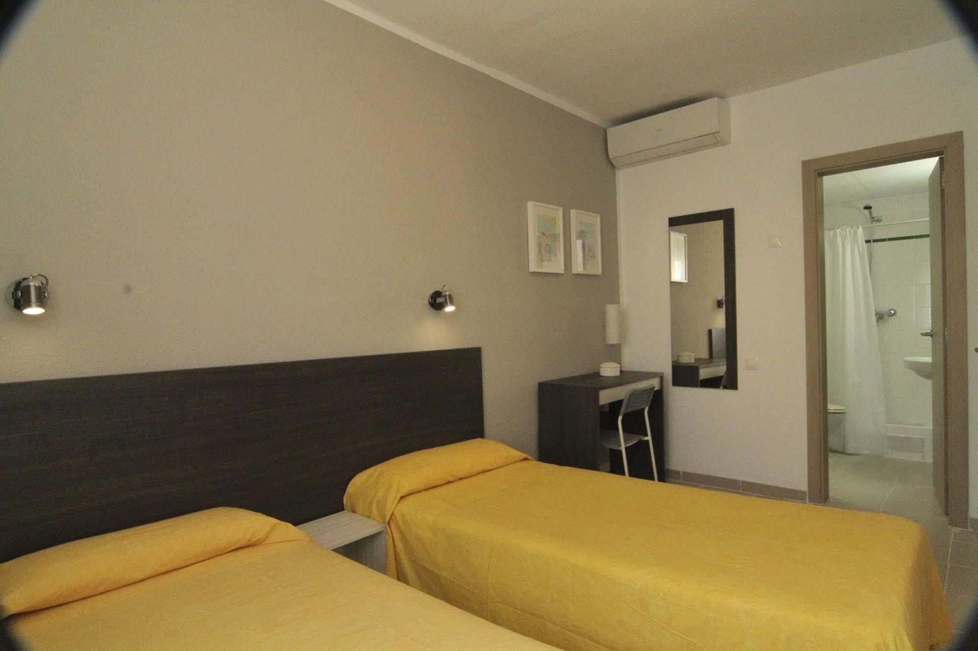 Hostal Tahiti Rs Salou Esterno foto