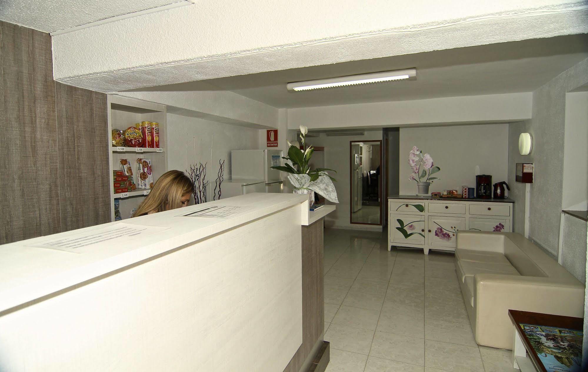 Hostal Tahiti Rs Salou Esterno foto